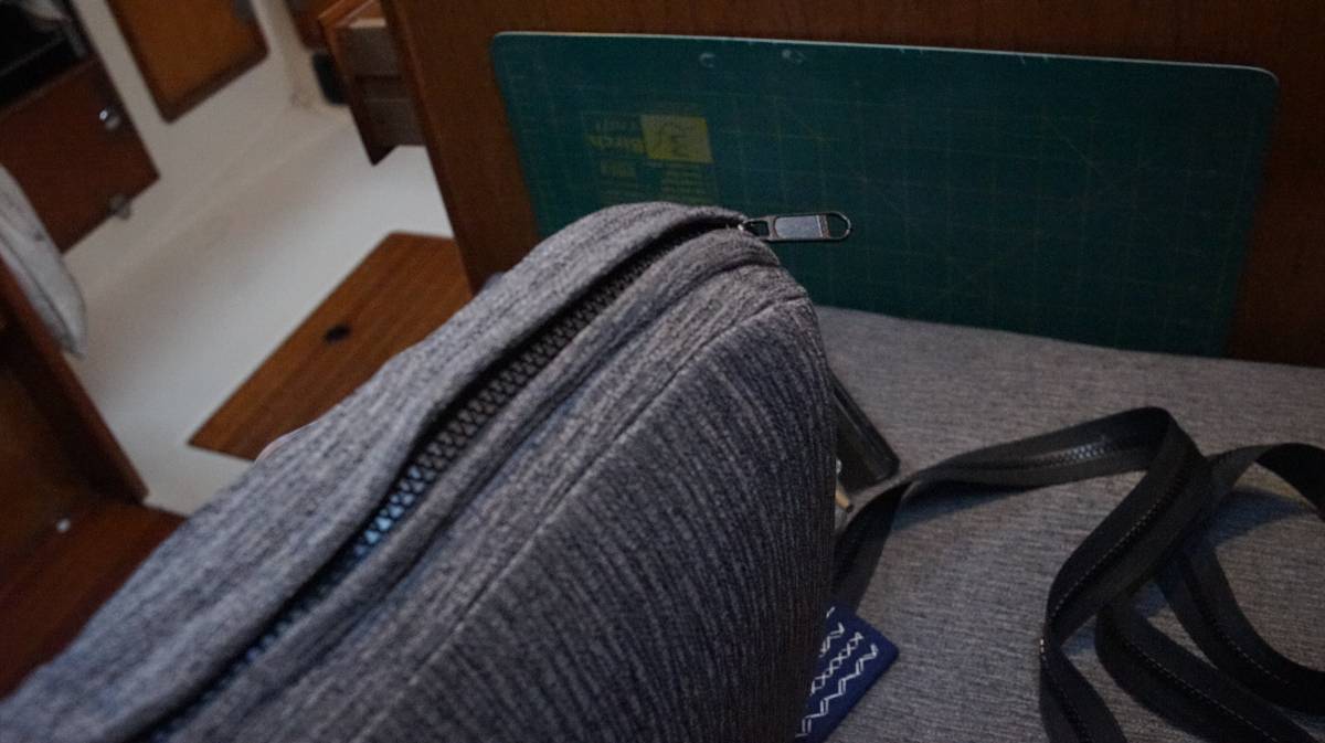 the finished zipper plate with board and cushion inserted