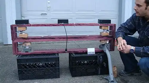 Samoa Hostel WindbeltAn array of wind belts that can charge a cell phone