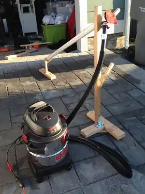 Vacuum BazookaA vacuum bazooka demonstration that launches projectiles using pressure differential.