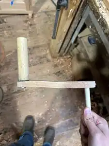 Hand crank that generates electromagnetic power