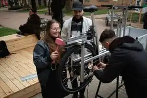 Eco Misto and Tolocar team members build E-Cargo Bikes with Till Wolfer and Linus Capellaro from XYZ Cargo in Hamburg.