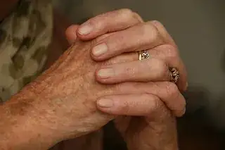 Gevouwen handen by Rob van Hilten, on Flickr