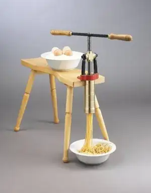 Pasta extruder