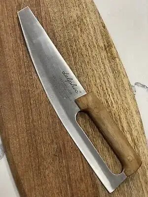 Delphic curved blade