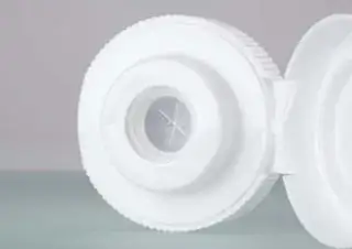 Lid with rubber valve