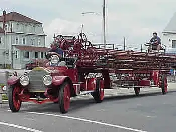 1913 Tiller ladder