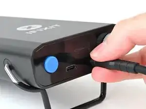 Connecting a Smart Soldering Iron to a Portable Power Station