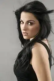 Female model with white skin tone and black hair.