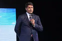 An image of Richard Gomez.