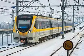 Un tren de pe linia S9 de metrou din Nanjing