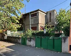 Bulevardul Gloriei nr. 12, probabil vernacular, anii 1930, un exemplu de arhitectură Art Deco