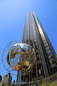 Hotelul-turn Trump International Hotel and Tower din New York