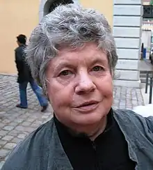 16 noiembrie: A.S. Byatt, scriitoare britanică