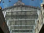 Acoperișul gării începând cu galeria comercială de la nivelul 0.