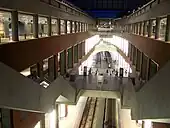 Vedere din atrium până la nivelul 0.