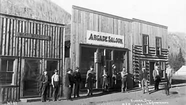 Arcade Saloon din Eldora, Colorado în 1898.