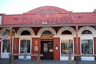Big Nose Kate's Saloon, anterior Grand Hotel, din Tombstone, Arizona. Construit în 1881.