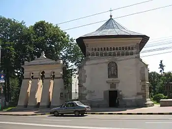 Biserica „Învierea Domnului” din Suceava și zvonița
