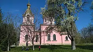 Biserica „Acoperământul Maicii Domnului”⁠ din localitate, monument ocrotit de stat.