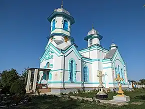 Biserica „Nașterea Maicii Domnului” din localitate, monument ocrotit de stat.