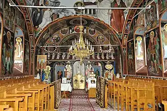 Biserica ortodoxă „Botezul Domnului”, monument istoric (nava spre iconostas)