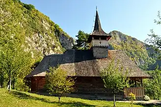Biserica de lemn „Cuvioasa Paraschiva" din satul Sub Piatră