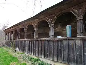 Latura de sud a bisericii