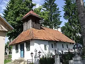 Biserica de lemn din sat