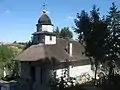 Biserica pe latura sud-vestică