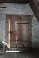 Ușa din pronaos spre exterior