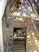 Intrarea în corul bisericii