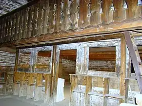 Peretele ce desparte naosul de pronaos. Vedere din naos