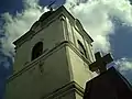 Biserica şi monumentul