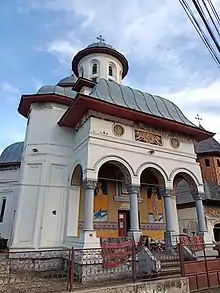 Biserica nouă Sfânta Treime