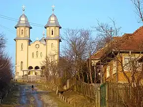 Biserica ortodoxă de zid din satul Domnin