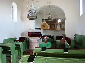 Interiorul bisericii reformate din Rădești