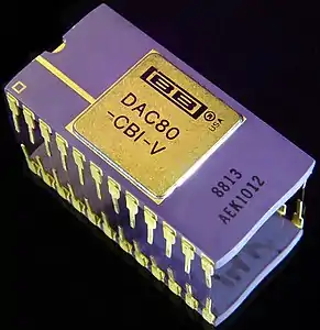 DAC80 Convertor monolitic digital la analogic pe 12-biți fabricat de Burr Brown