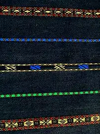 6. Ornamentație sobră de cătrință neagră