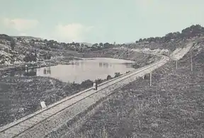 Linia la intrarea în Câmpina, fotografie din albumul Serviciului de Studii și Construcțiuni al MLP.