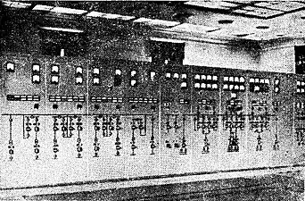 Camera de comandă (panourile plecărilor și serviciilor interne)