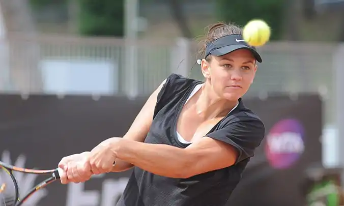 Casey Dellacquadublu mixt