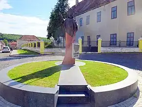 Statuia papei Ioan Paul al II-lea