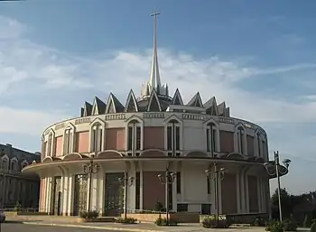 Catedrala romano-catolică Sfânta Maria Regină, 2005