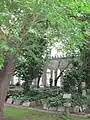 Morminte comune în cimitirul din parcul parcul interior al sinagogii