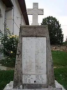 Monumentul eroilor din satul Ceparii Pământeni
