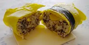 Chakin-sushi, învelit în omletă subțire. (茶巾寿司)