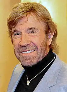 Chuck Norris, actor, artist în arte mațiale, producător de film și scenarist american