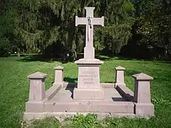 Monument refăcut dedicat Regimentul 9 Infanterie Honvezi.