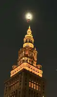 Totalitate observată din Cleveland, Ohio în spatele Terminal Tower