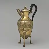 Ibric de cafea; 1797-1809; argint aurit; înălțime: 33,3&nbsp;cm; Muzeul Metropolitan de Artă (New York)